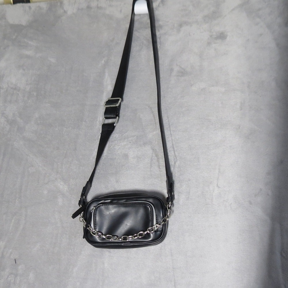 Black Faux Leather Crossbody Camera Bag Silver Chain‎ Detail Adjustable Strap